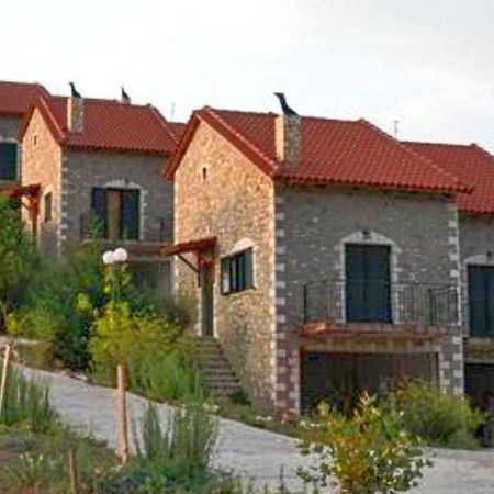 All Seasons Πέτρινες Παραδοσιακές Κατοικίες Kalávryta Eksteriør bilde