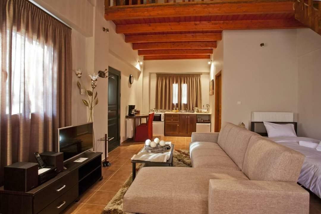 All Seasons Πέτρινες Παραδοσιακές Κατοικίες Kalávryta Eksteriør bilde